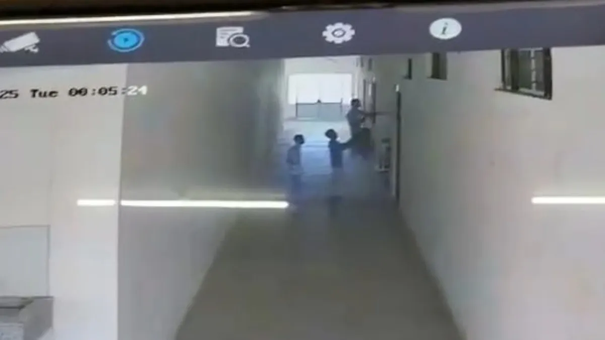 युवा उत्सव में शामिल होने आई थी छात्राएं- India TV Hindi