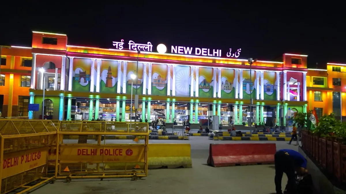 new delhi railway station, delhi to patna train,- India TV Paisa