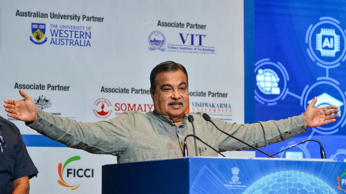  सोमवार को FICCI हायर एजुकेशन समिट 2025 को संबोधित करते केंद्रीय सड़क परिवहन एवं राजमार्ग मंत्री नित- India TV Paisa