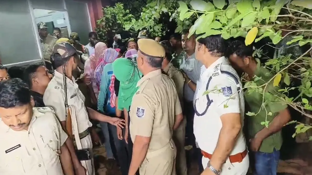 पुलिस ने 117 लोगों को...- India TV Hindi