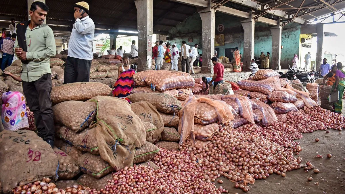 onion, onion farmers, onion market, diwali, diwali holidays- India TV Hindi