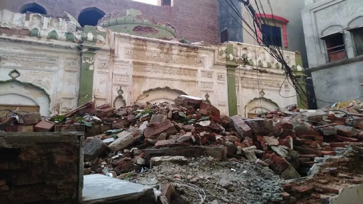 Pakistan Police Demolish Ahmadiyya Worship Place- India TV Hindi