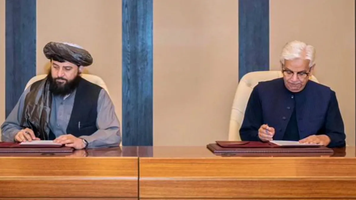 अफगानिस्तान और पाकिस्तान के रक्षा मंत्री- India TV Hindi