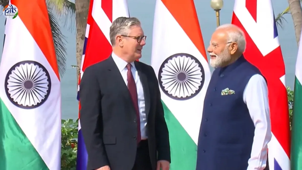 गुरुवार को मुंबई में ब्रिटेन के प्रधानमंत्री कीर स्टार्मर के साथ प्रधानमंत्री नरेन्द्र मोदी।- India TV Paisa