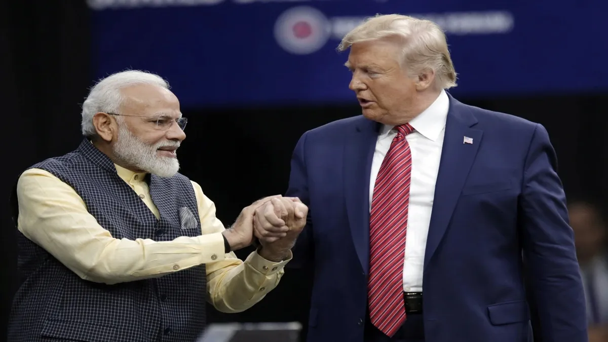 Donald Trump (R) PM Narendra Modi (L)- India TV Hindi