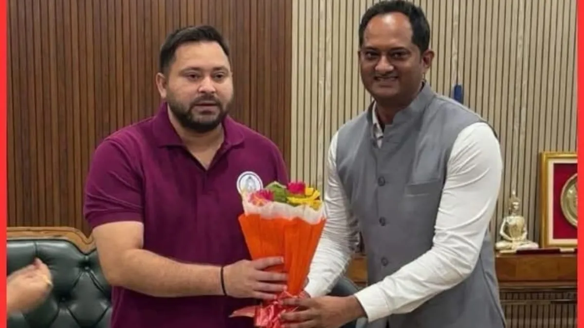 रवि पासवान के साथ तेजस्वी यादव- India TV Hindi