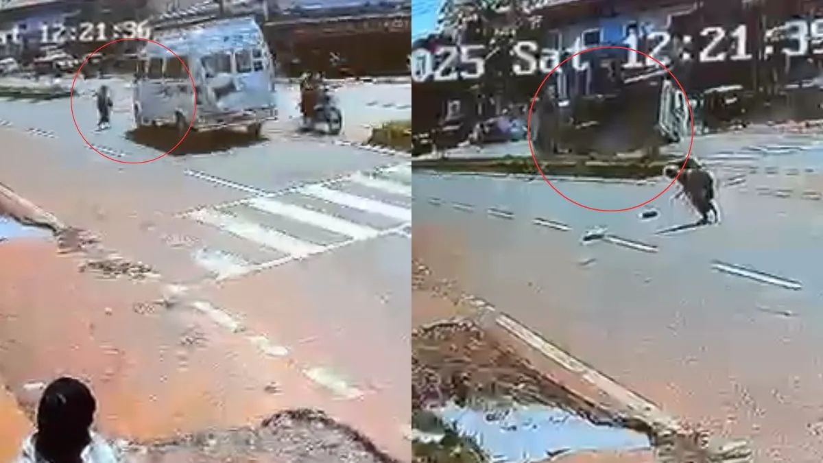 अनियंत्रित होकर पलटी टेंपो ट्रैवलर।- India TV Hindi