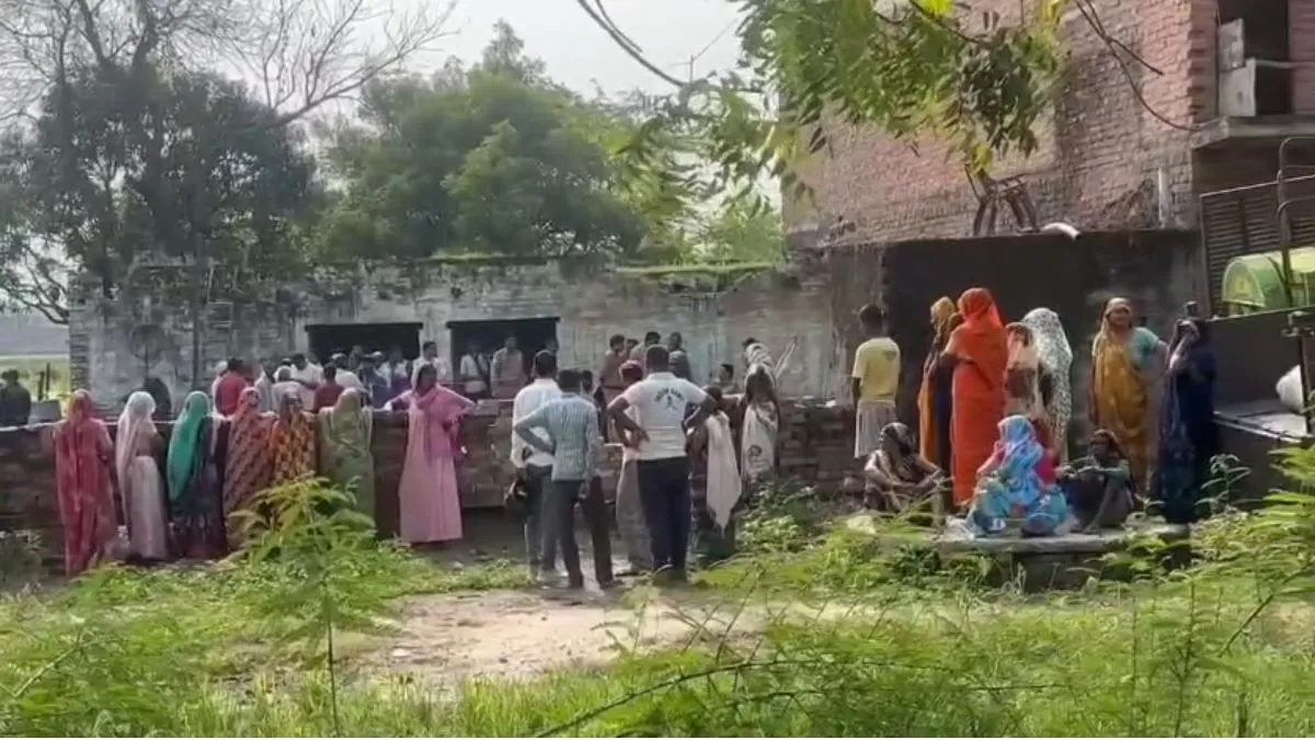 पत्नी के हत्या के बाद किया सुसाइड।- India TV Hindi