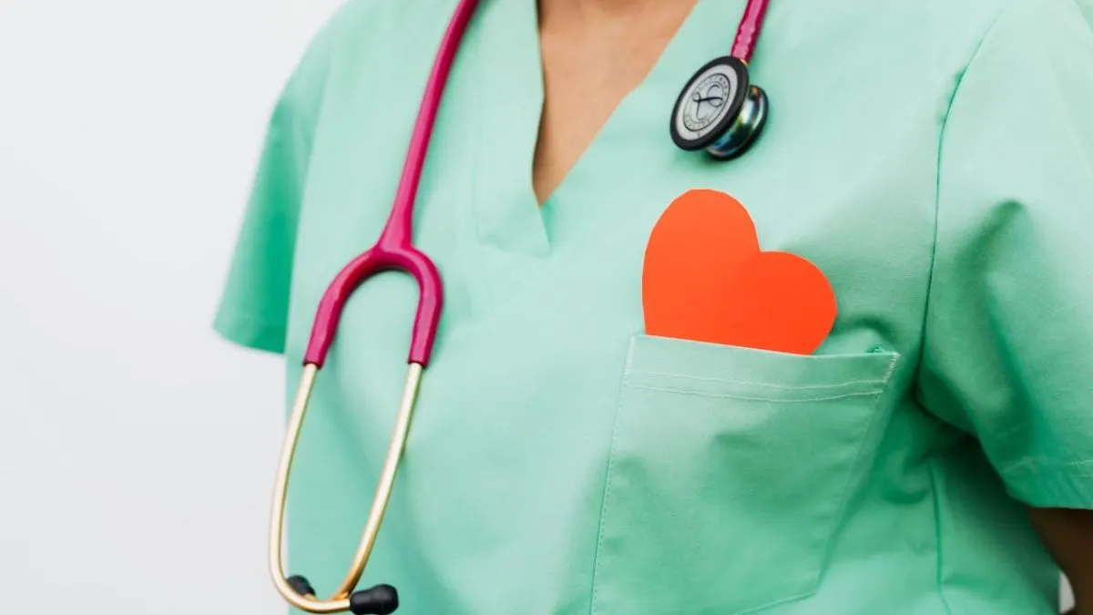 डॉक्टरों ने बचाई बच्चे की जान।- India TV Hindi