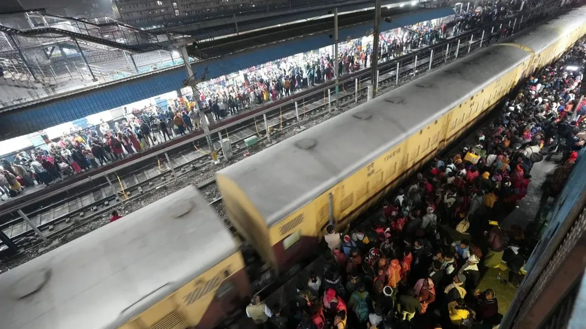 दिवाली, छठ पर यात्रा के दौरान इन बातों का रखें ध्यान- India TV Hindi