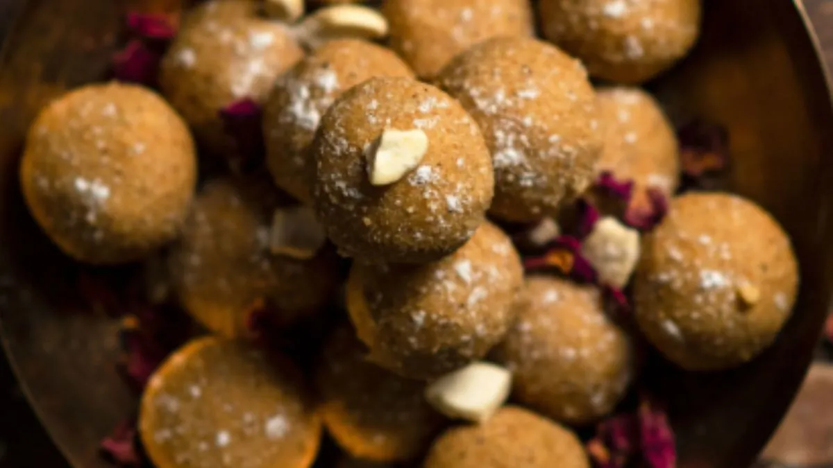 Besan Gud Laddu Recipe for Diwali- India TV Hindi