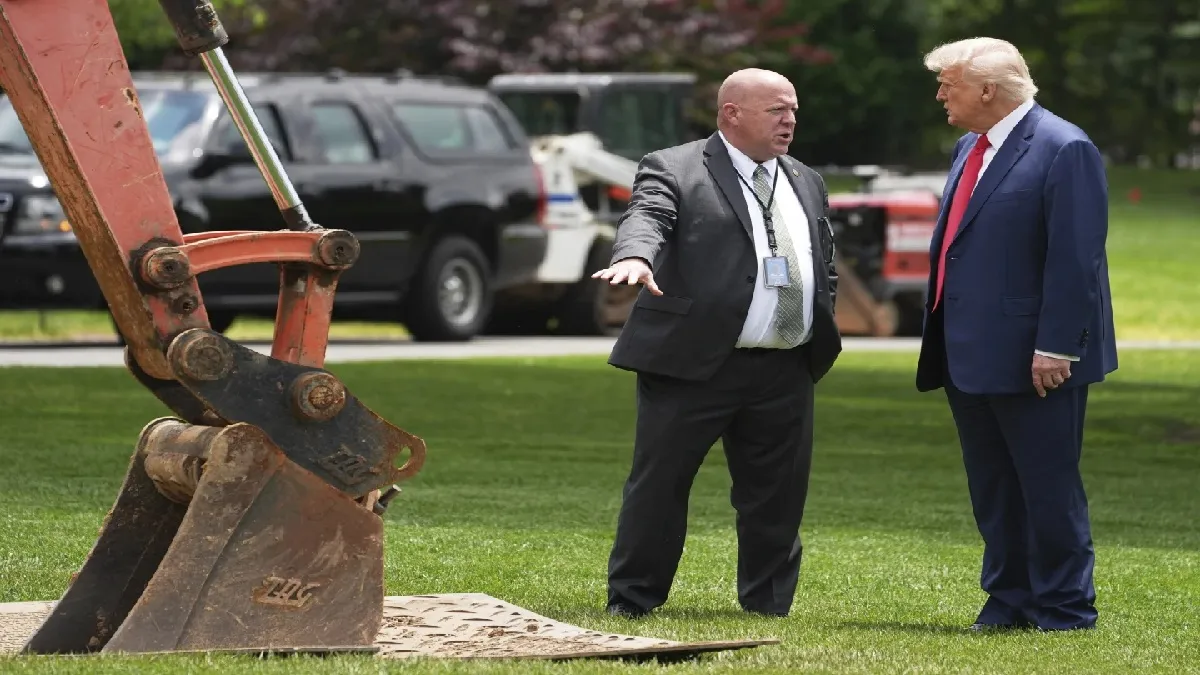 Donald Trump And Bulldozer In White House - India TV Hindi