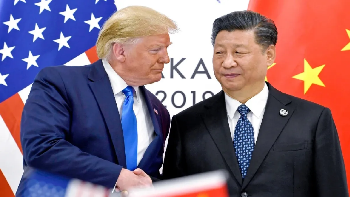 Donald Trump (L) Xi Jinping (R) - India TV Hindi