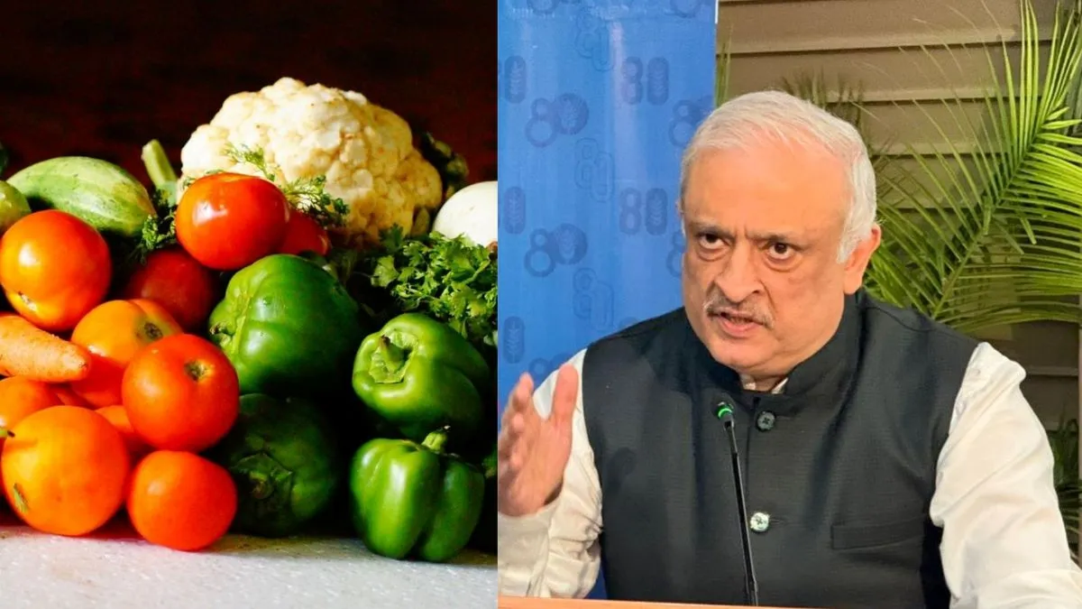 कृषि सचिव देवेश चतुर्वेदी (बाएं)- India TV Paisa