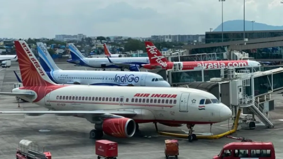 मुंबई एयरपोर्ट - India TV Hindi