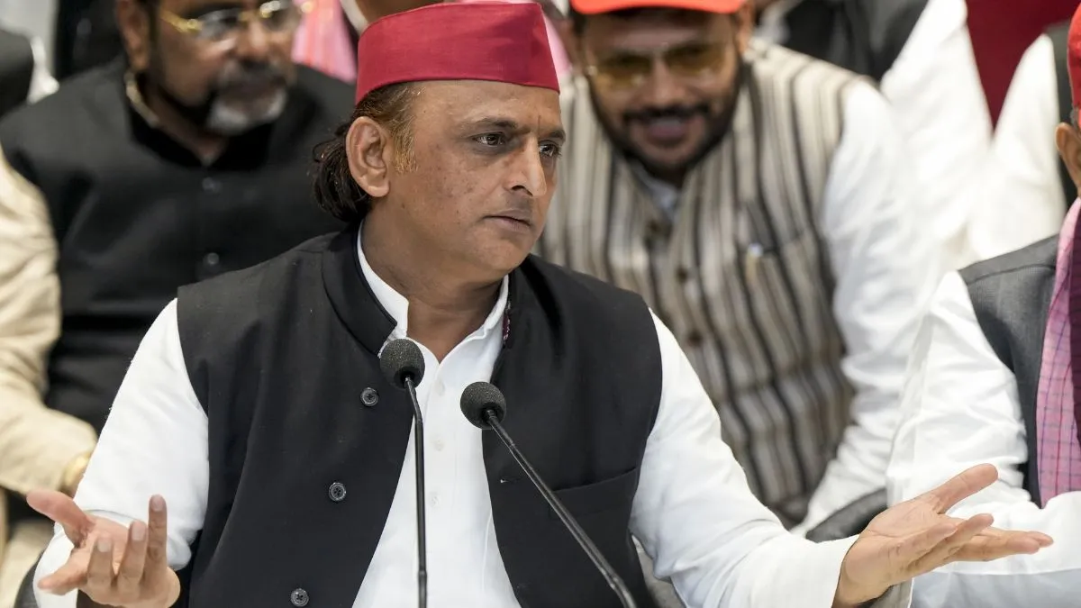 समाजवादी पार्टी के अध्यक्ष अखिलेश यादव - India TV Hindi