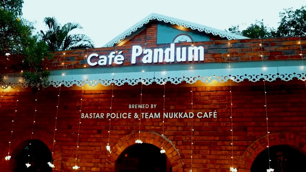 Cafe Pondum- India TV Hindi
