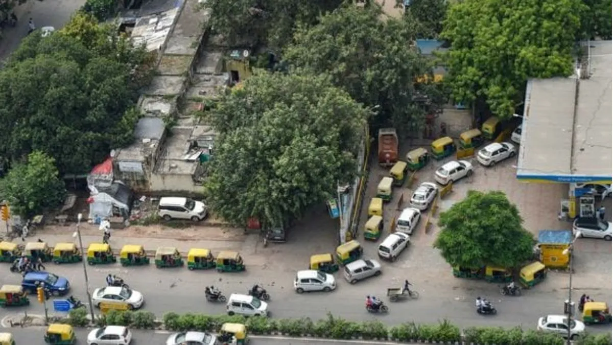 cng, cng price, cng vehicles, ola, ola cabs, uber, taxi, bus, mumbai, mumbai news- India TV Paisa