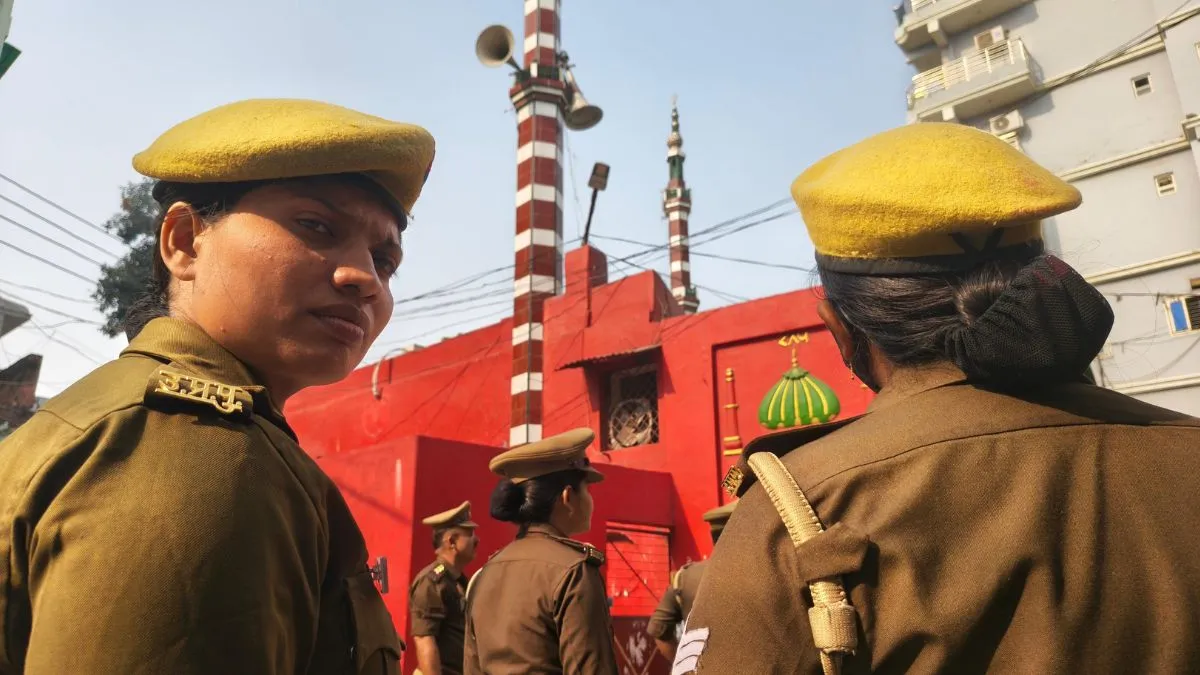 lucknow loudspeaker removing- India TV Hindi
