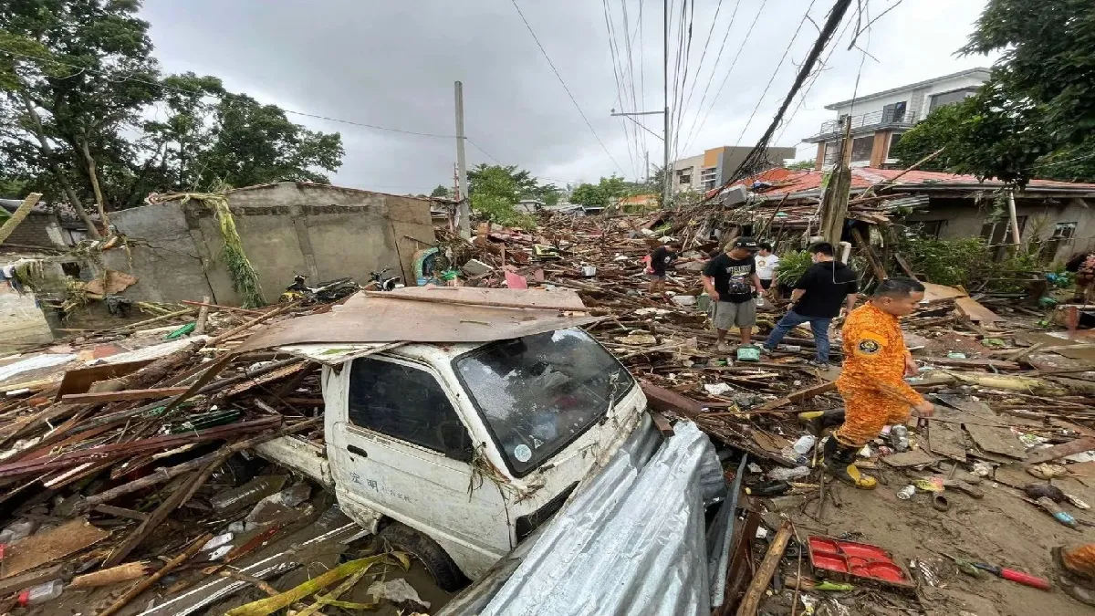 Philippines Typhoon Kalmaegi- India TV Hindi