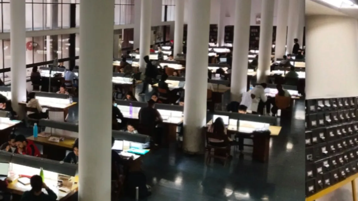 पंजाब विश्वविद्यालय ने छात्रों के विरोध प्रदर्शन के बीच परीक्षाएं स्थगित कीं - India TV Hindi