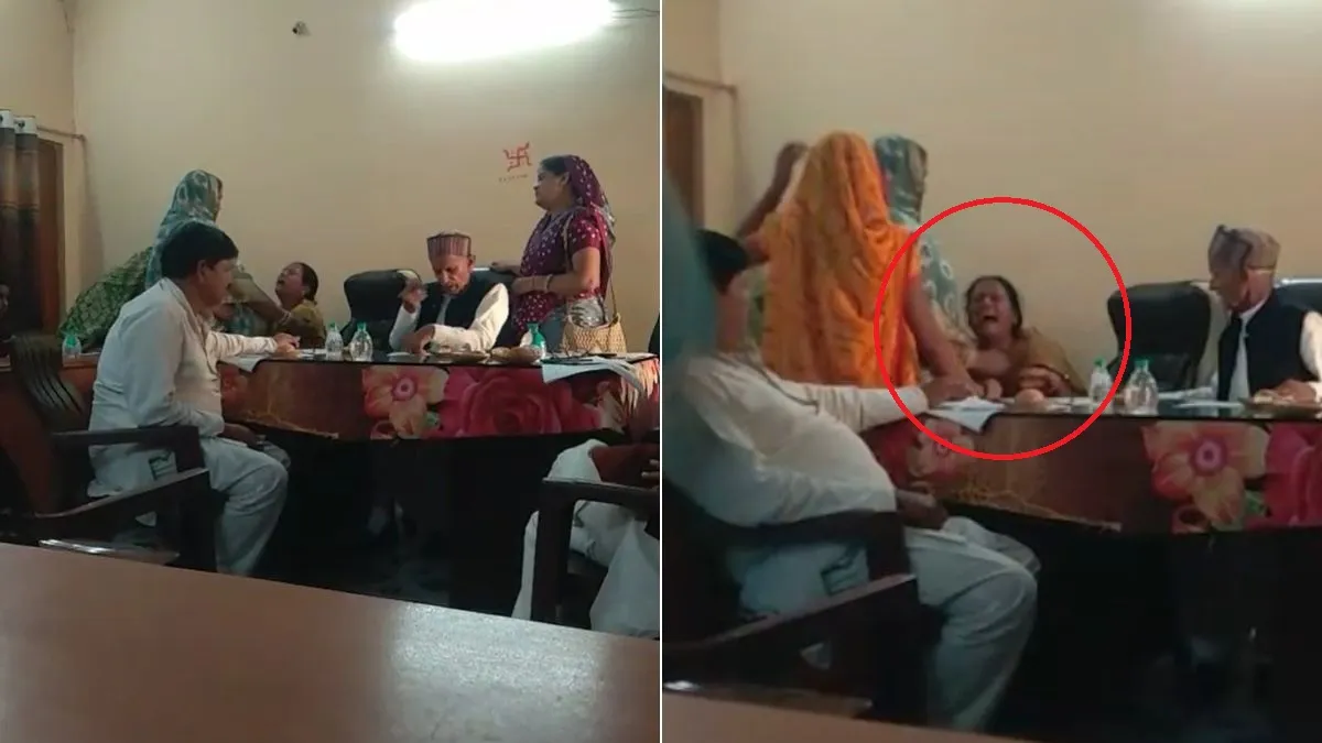 नगर परिषद बैठक में...- India TV Hindi