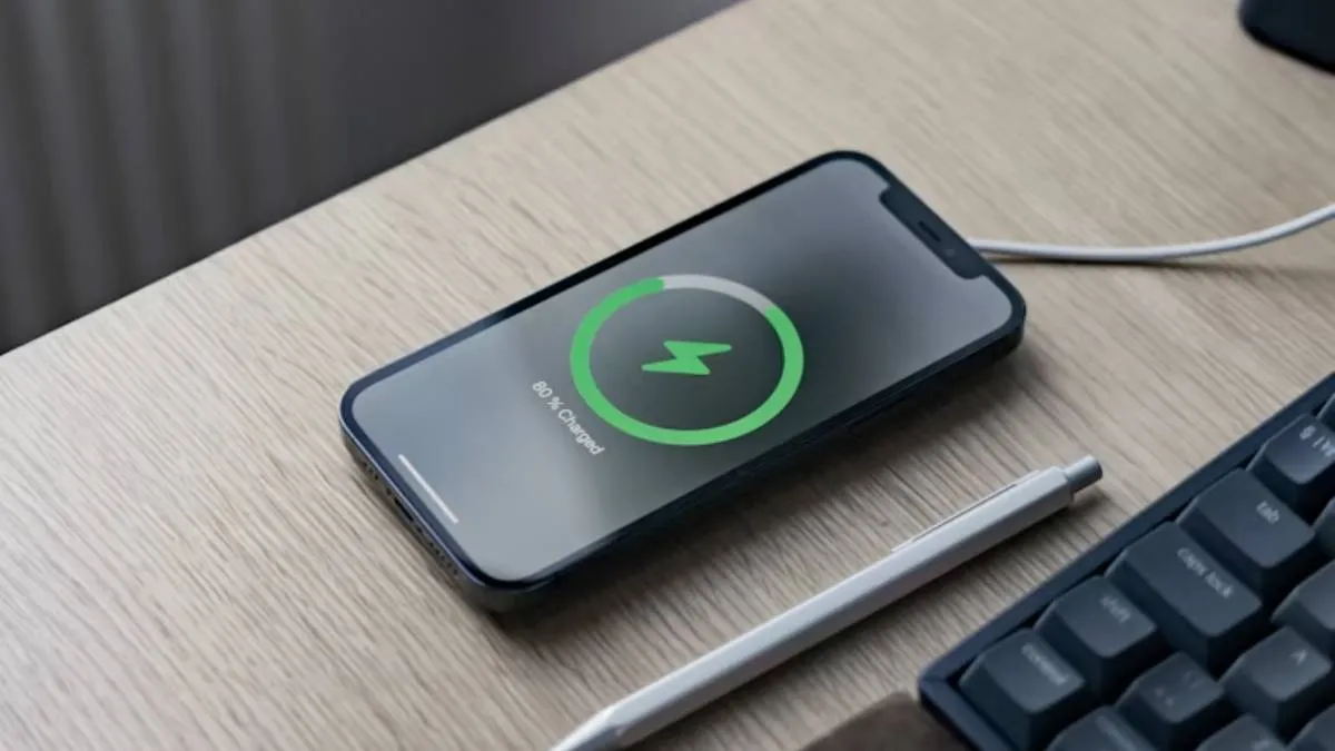 Smartphone charging- India TV Hindi