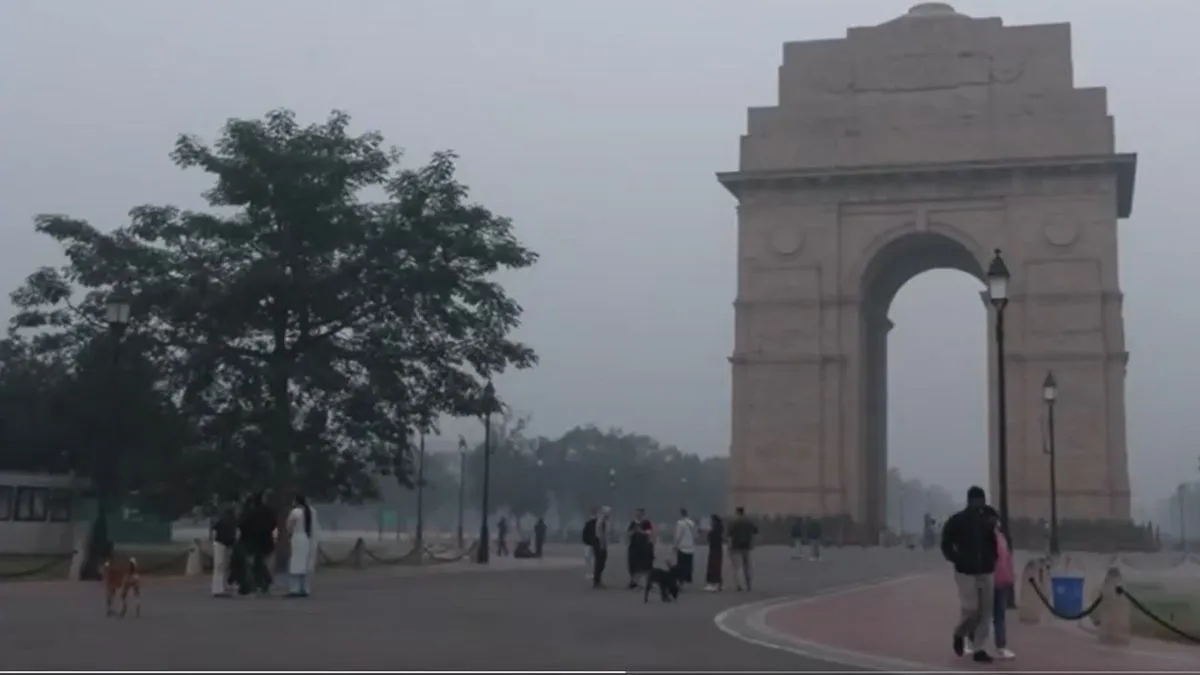 राजधानी दिल्ली में बढ़ा प्रदूषण।- India TV Hindi