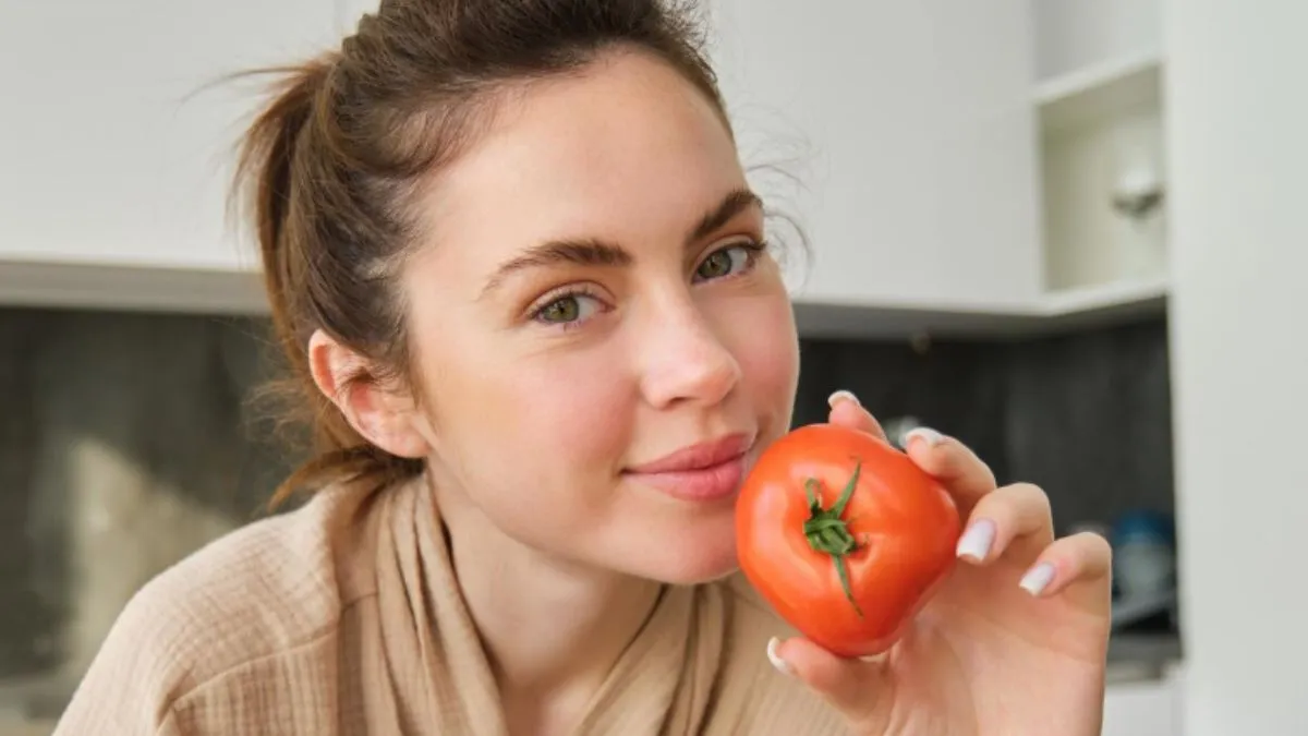 स्किन के लिए टमाटर के फायदे- India TV Hindi