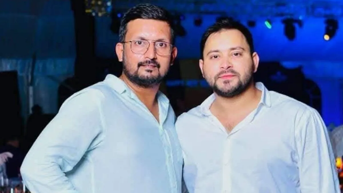 रमीज खान के साथ तेजस्वी यादव- India TV Hindi