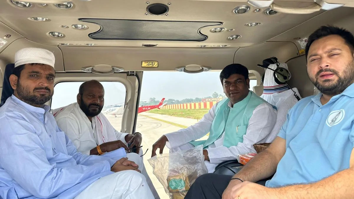 आईपी गुप्ता और मुकेश सहनी के साथ तेजस्वी यादव- India TV Hindi