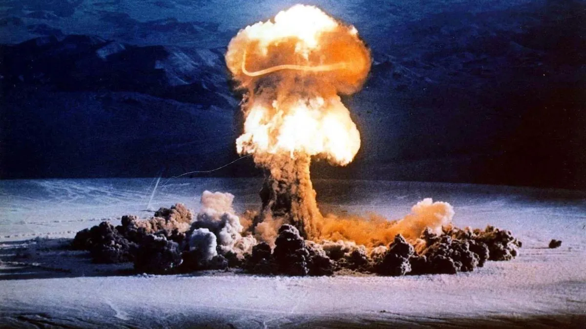 अमेरिका की नेवादा साइट पर 24 जून 1957 को परमाणु परीक्षण का एक दृश्य।- India TV Hindi