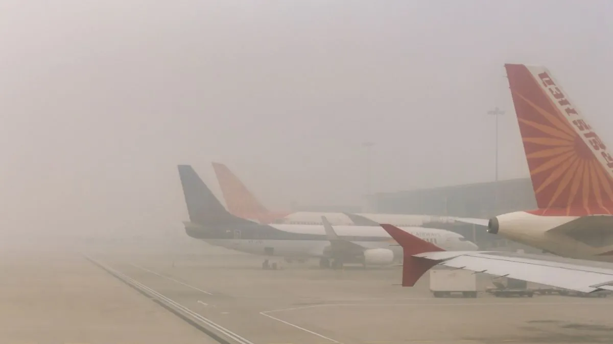 delhi airport, igi airport, indira gandhi international airport, delhi international airport, fog, d- India TV Paisa