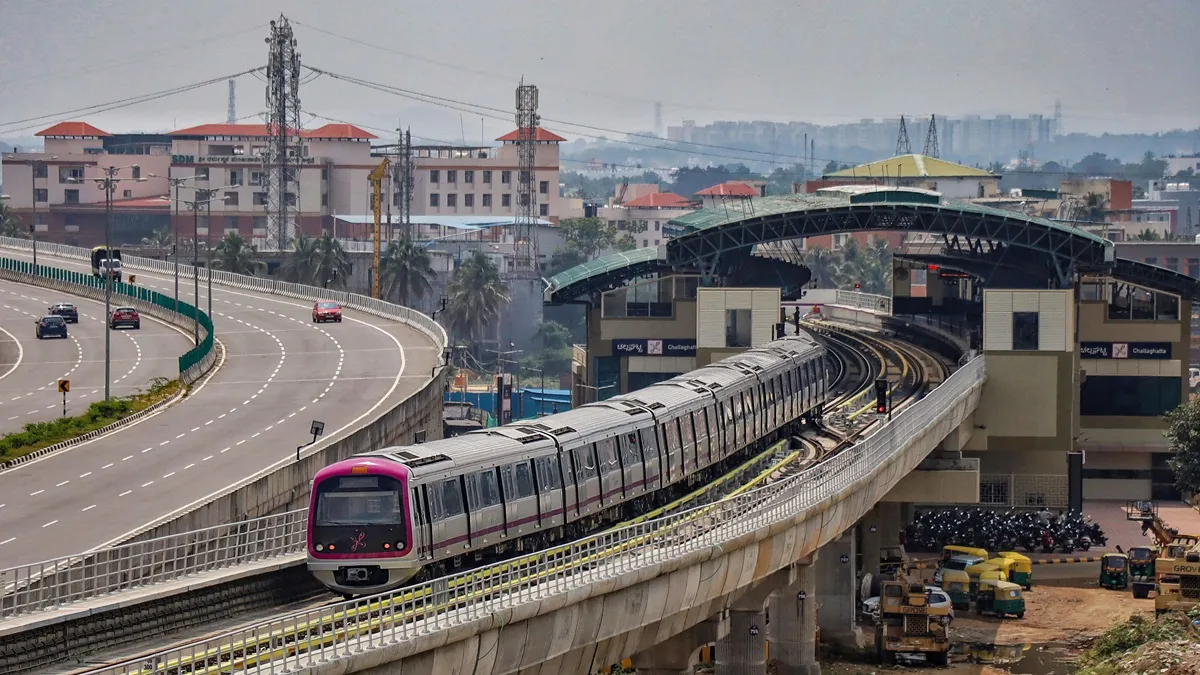 बेंगलुरु में शख्स ने मेट्रो के आगे कूदकर गवाई जान