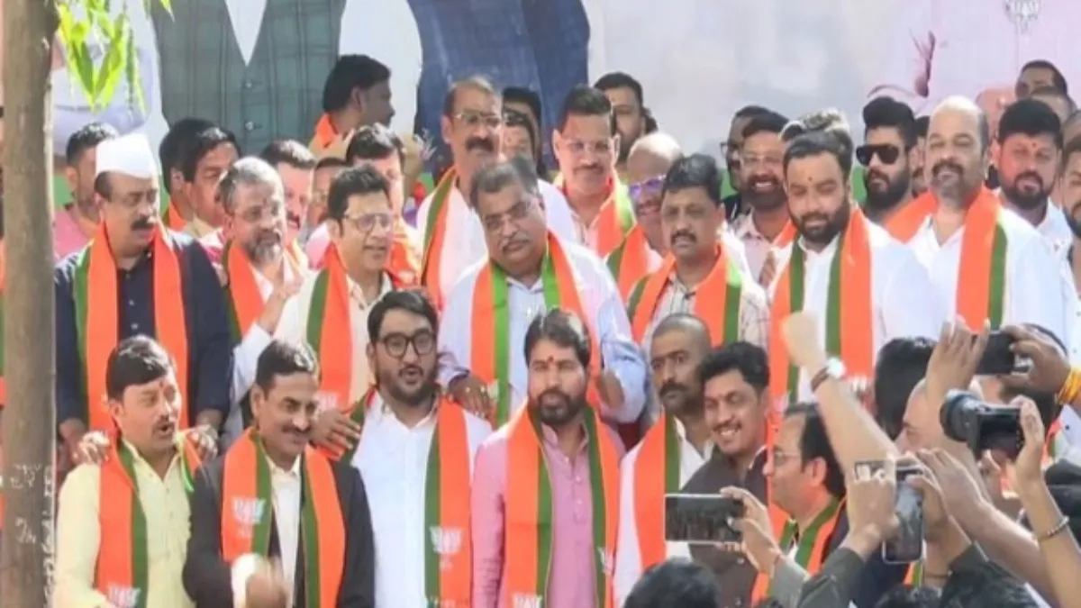 महाराष्ट्र बीएमसी चुनाव से पहले भाजपा में शामिल नेता- India TV Hindi