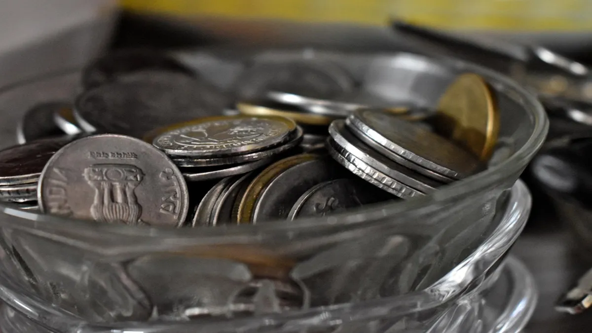 रिजर्व बैंक इन सिक्कों को लेकर लोगों को लगातार मैसेज भेज रहा है। - India TV Paisa