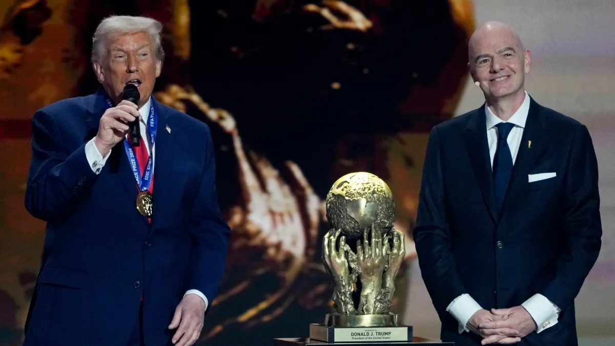 Donald Trump With Fifa Peace Award- India TV Hindi