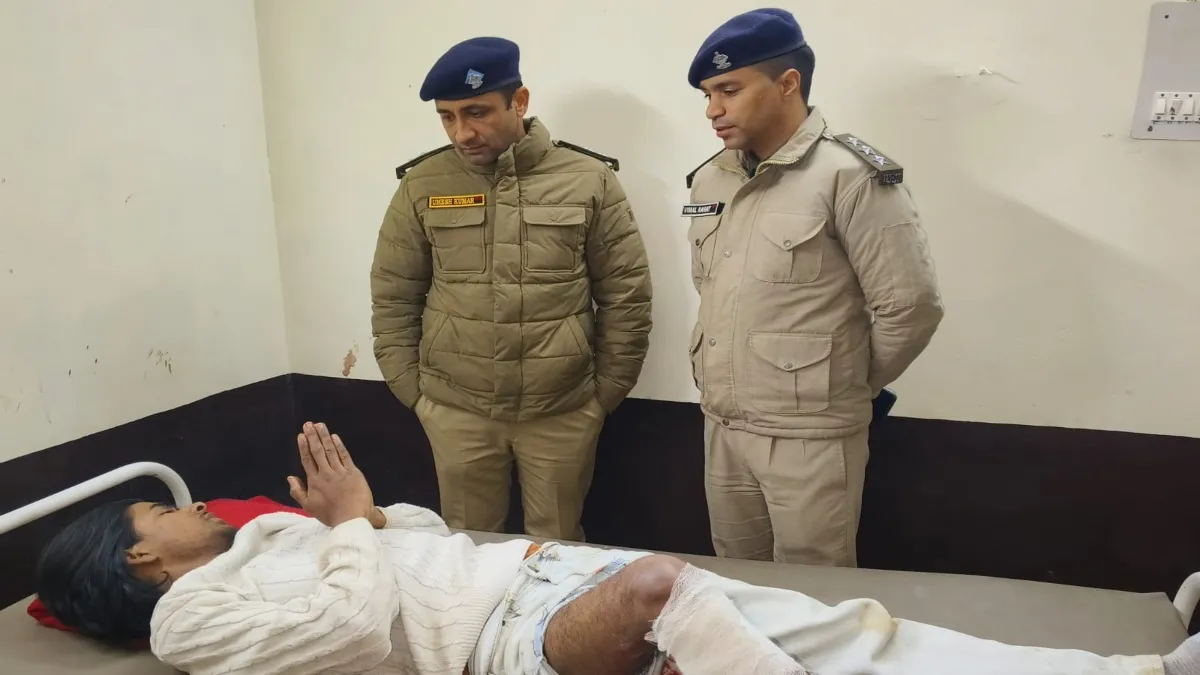 आरोपी का हाफ एनकाउंटर- India TV Hindi