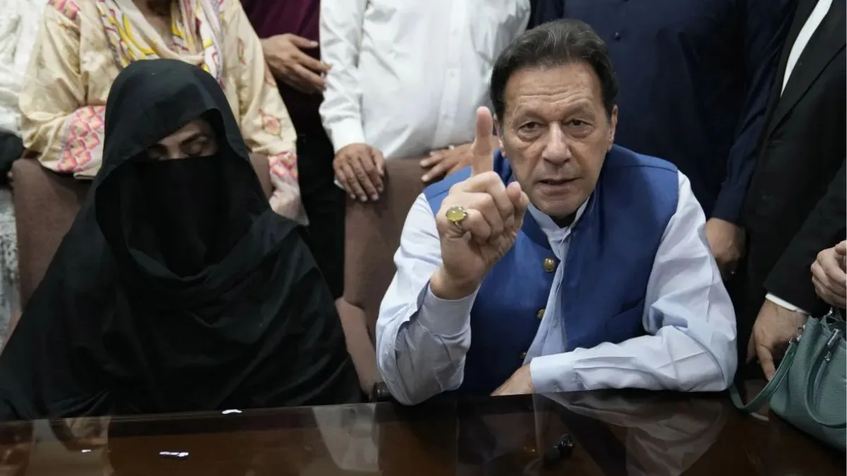 imran khan wife bushra bibi jail news, imran khan wife bushra bibi 17-year jail, pakistan imran khan- India TV Hindi