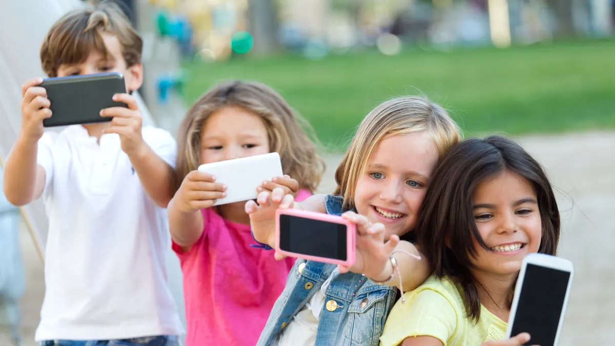 Kids Safe Phone- India TV Hindi