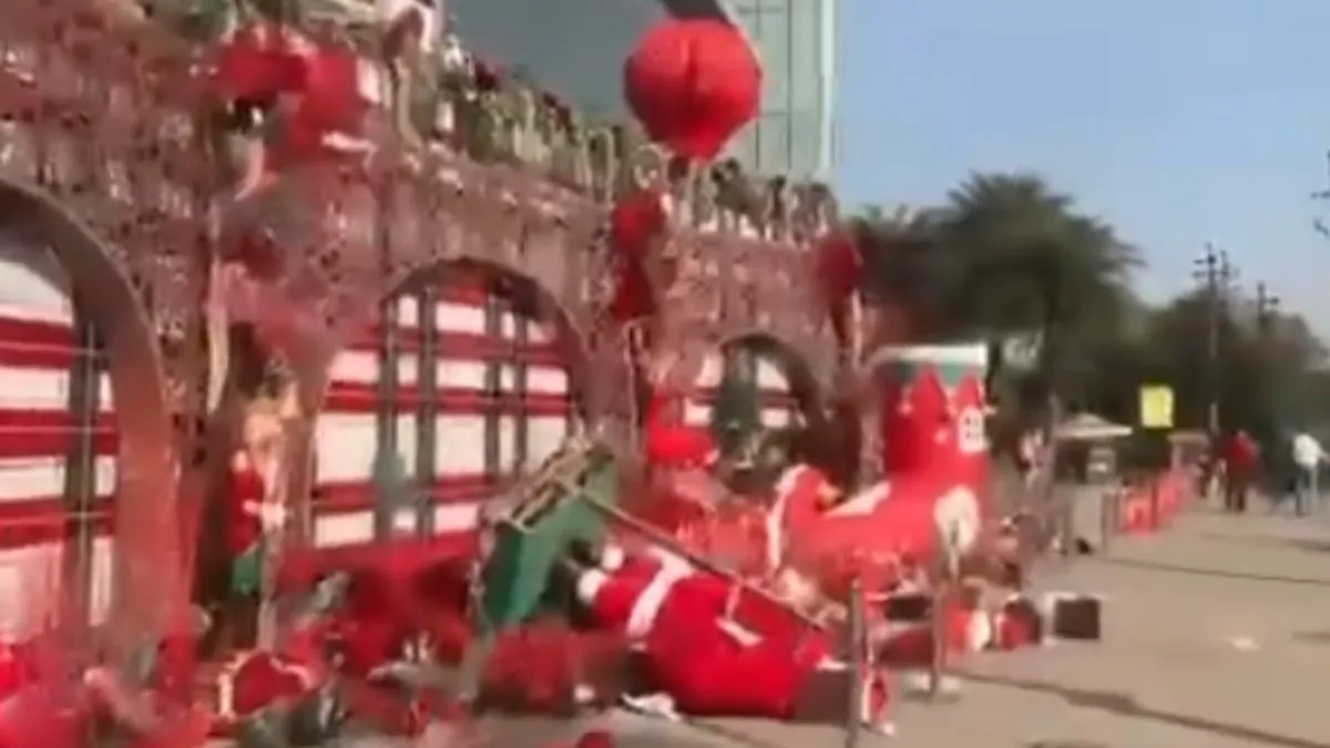 Raipur Magneto Mall, Christmas decoration damage, Chhattisgarh bandh- India TV Hindi
