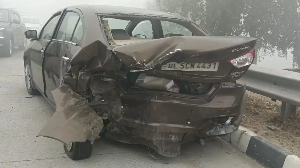 ईस्टर्न पेरिफेरल एक्सप्रेसवे पर बड़ा हादसा- India TV Hindi