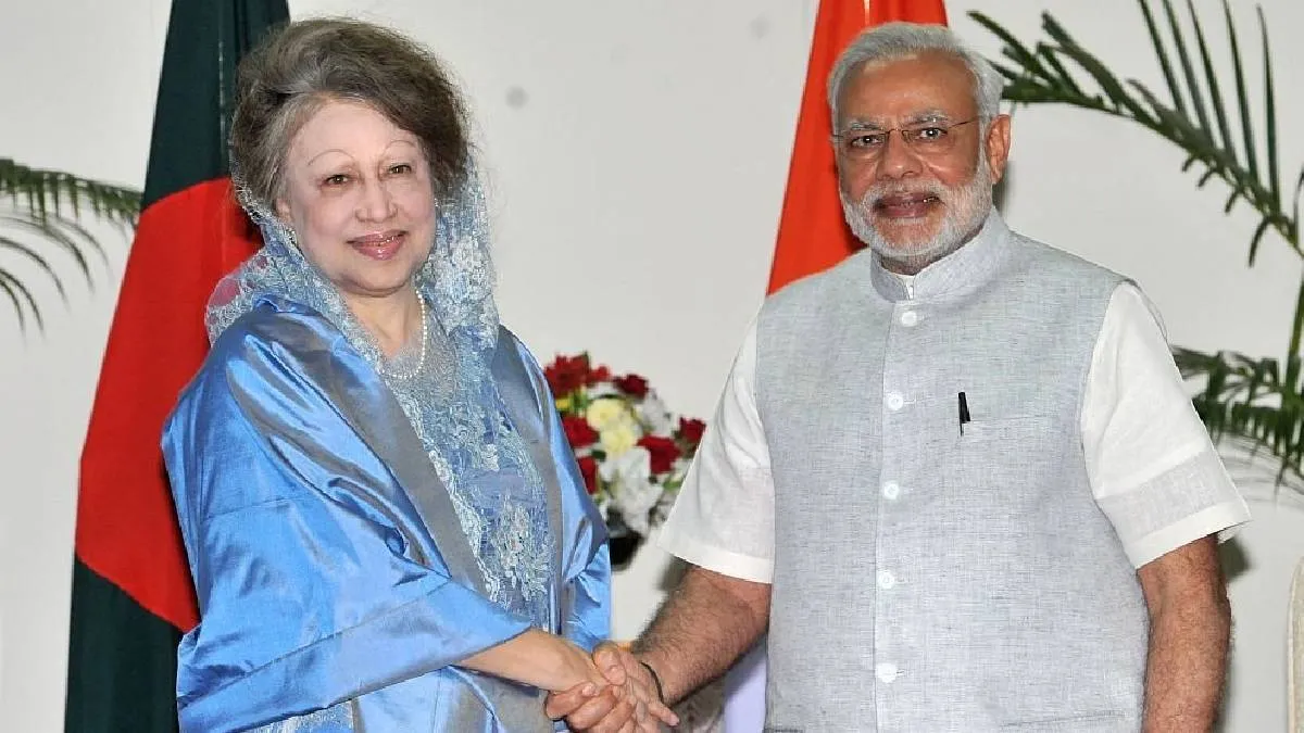 खालिदा जिया के साथ पीएम मोदी। फाइल फोटो- India TV Hindi