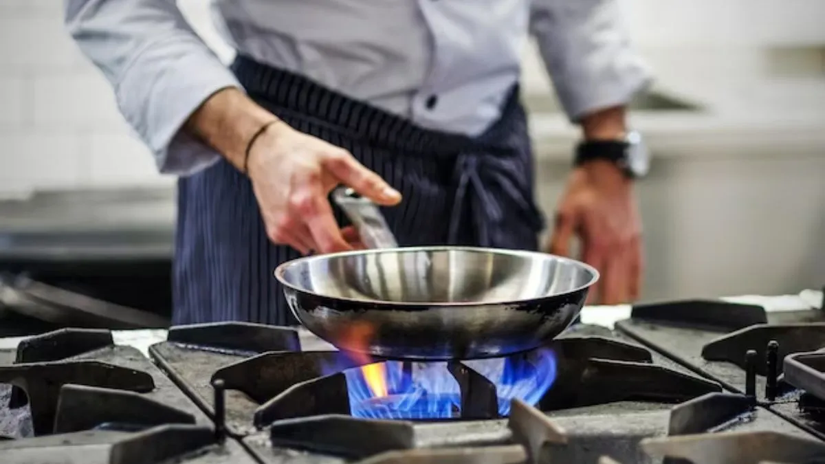 Cooking gas, png, piped natural gas, igl png price, lpg, lpg, png price- India TV Paisa