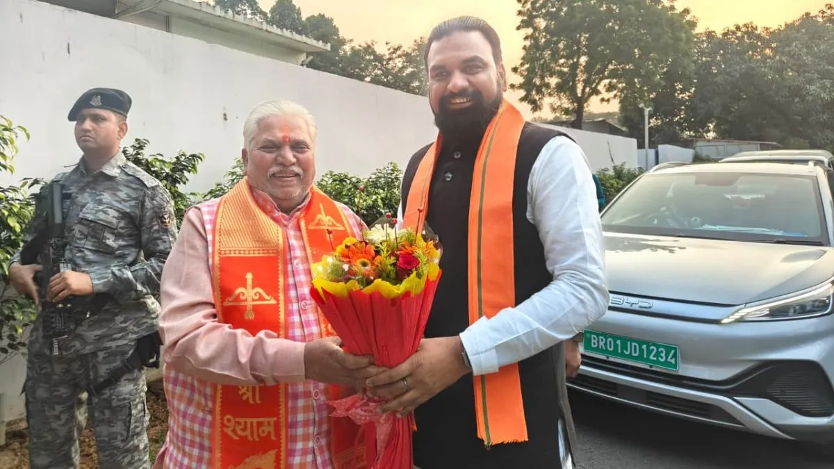 कौन है निर्विरोध चुने गए डॉ. प्रेम कुमार