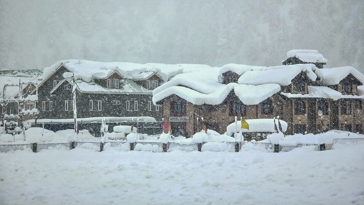 sonmarg snowfall- India TV Hindi