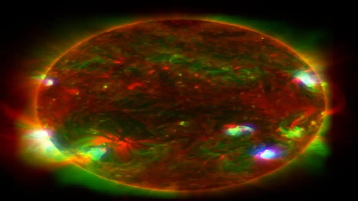 किस रंग का है सूरज- India TV Hindi