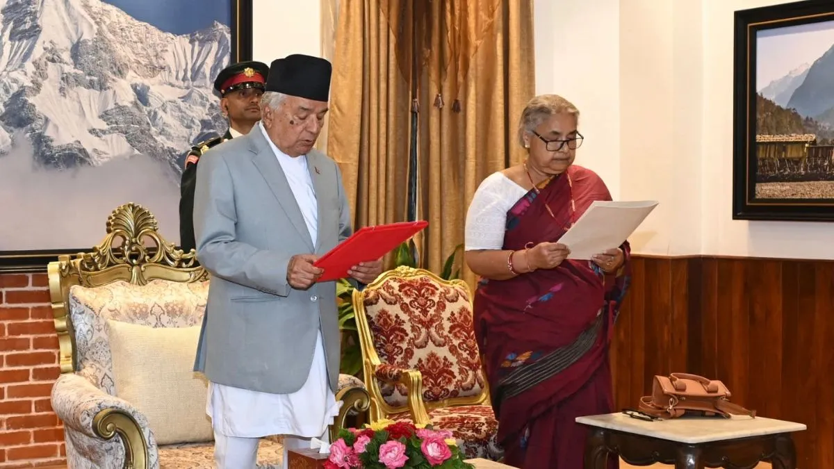 नेपाल में कार्यवाहक प्रधानमंत्री पद की शपथ लेने के दौरान सुशीला कार्की (फाइल)- India TV Hindi