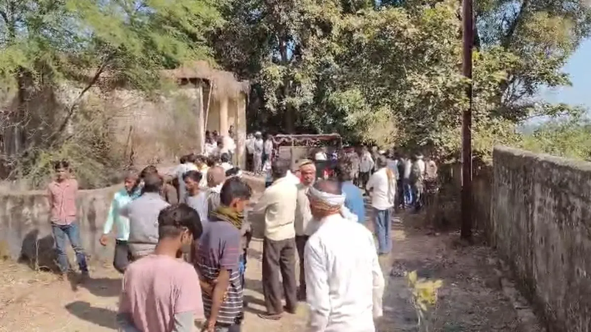 मां ने दो बच्चों संग किया सुसाइड। - India TV Hindi