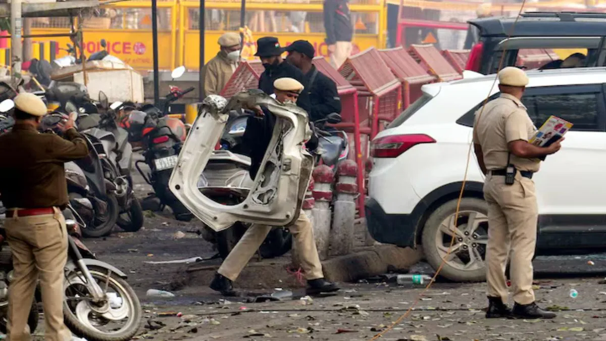 दिल्ली में लाल किले के बाहर हुआ धमाका। - India TV Hindi